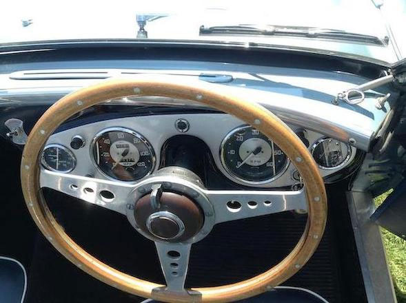 Austin-Healey 100 interior