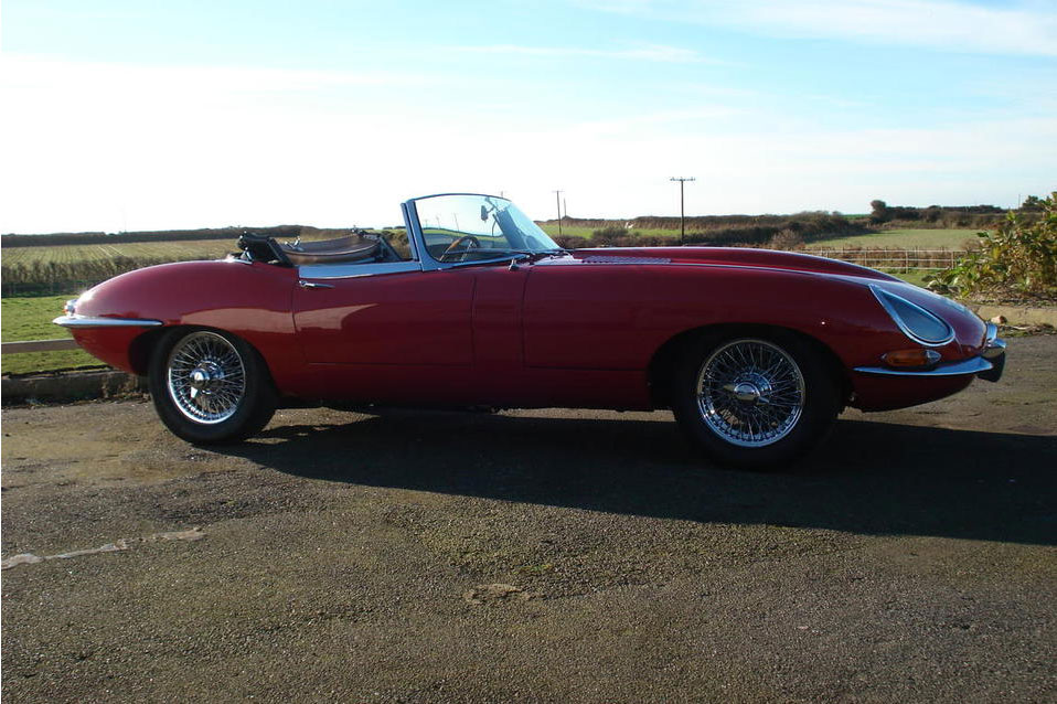 1961 Jaguar E-Type ‘Flat Floor’ Roadster : ‘The most beautiful car ever made’