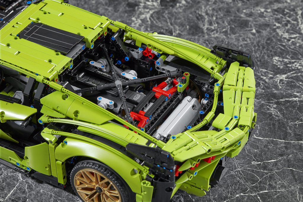 Lego Technic Lamborghini Sián engine bay