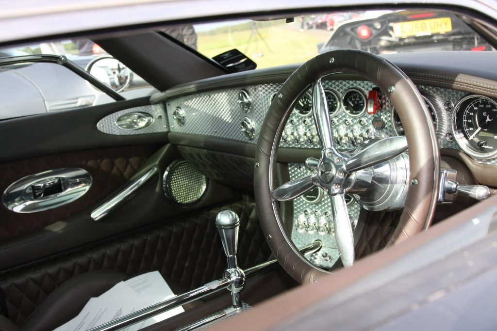 Spyker-C8 steering wheel_Hagerty