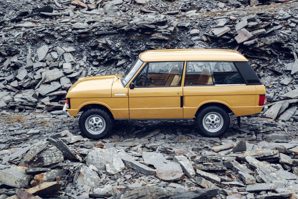 Side profile view of Range Rover 1970_Hagerty