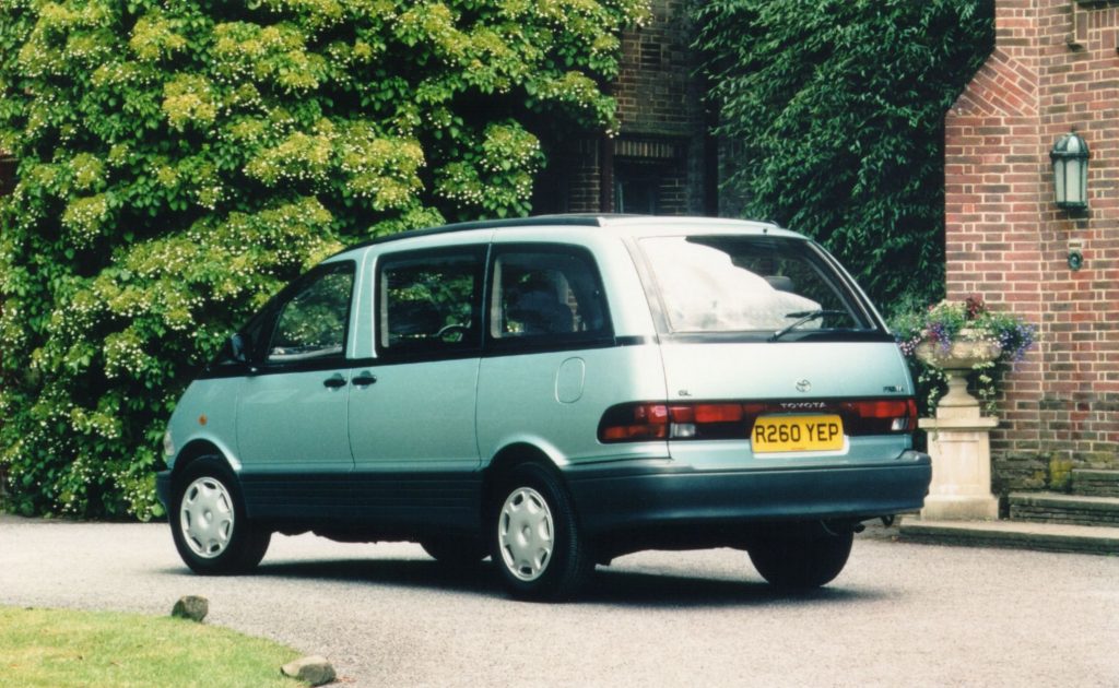 The Toyota Previa slugged it out with the Renault Espace in the battle to build the best family car_Giles Chapman