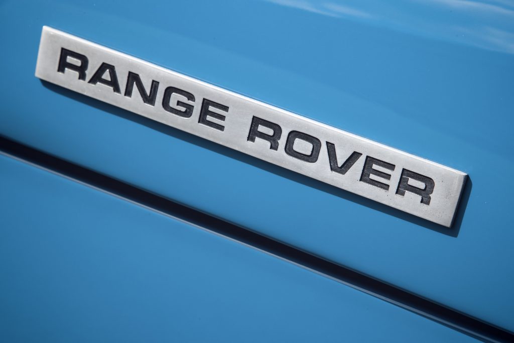 Range Rover badge of the original 1970 model_Hagerty