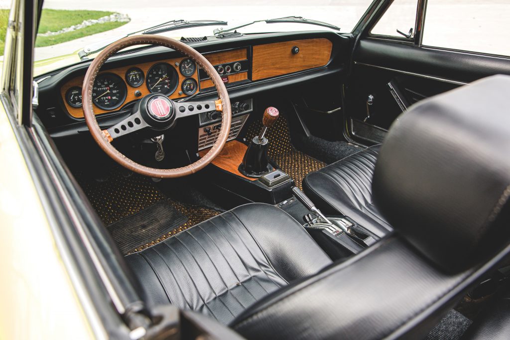 Fiat 124 Spider interior