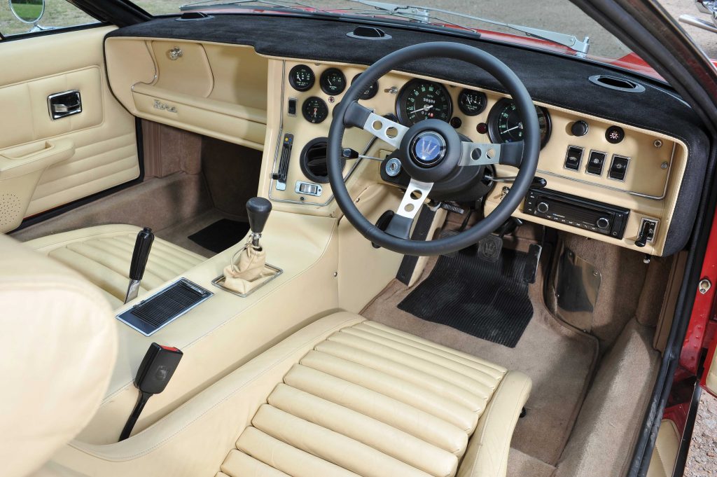 1972-Maserati-Bora cabin