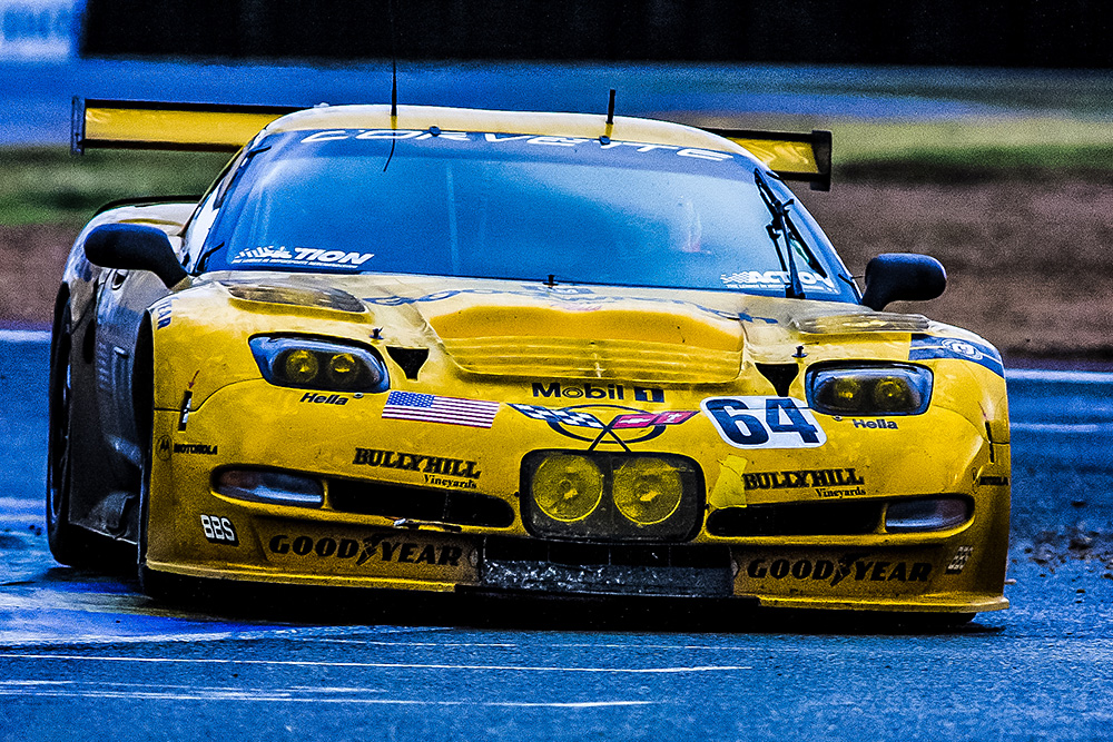 2001-64-Corvette-Racing