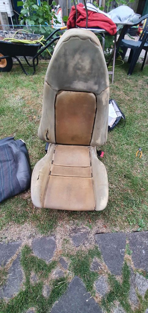 Refurbishing seats of the Lotus Elan M100