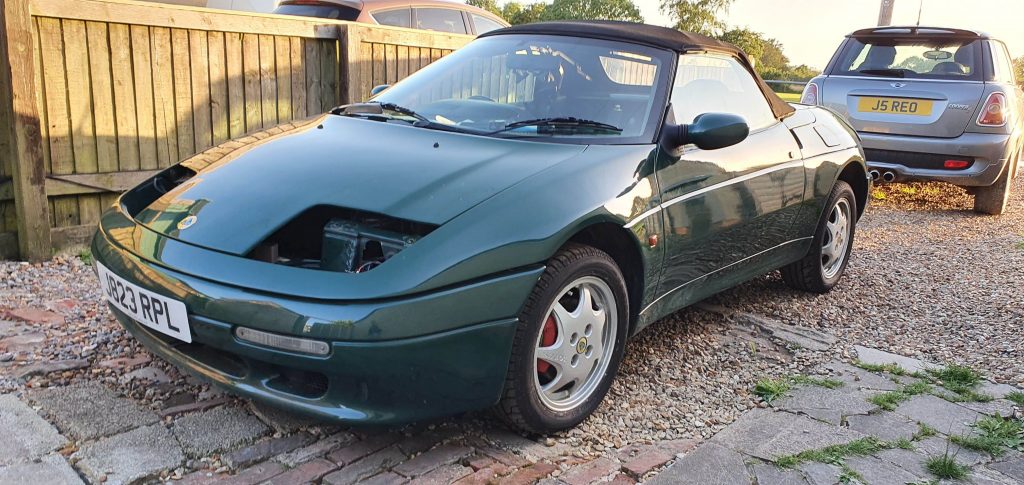 Lotus Elan M100 restoration project documented