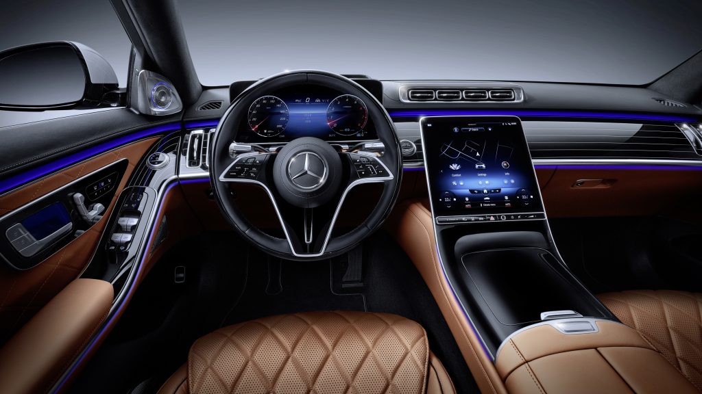 2021 Mercedes S-Class dashboard and touchscreen system