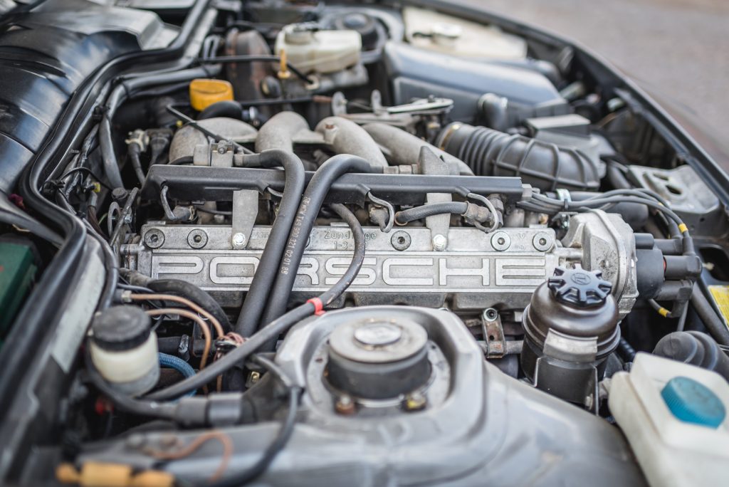 Porsche 944 Coupé Buying Guide (1982 - 1992) engine bay of the S2 version