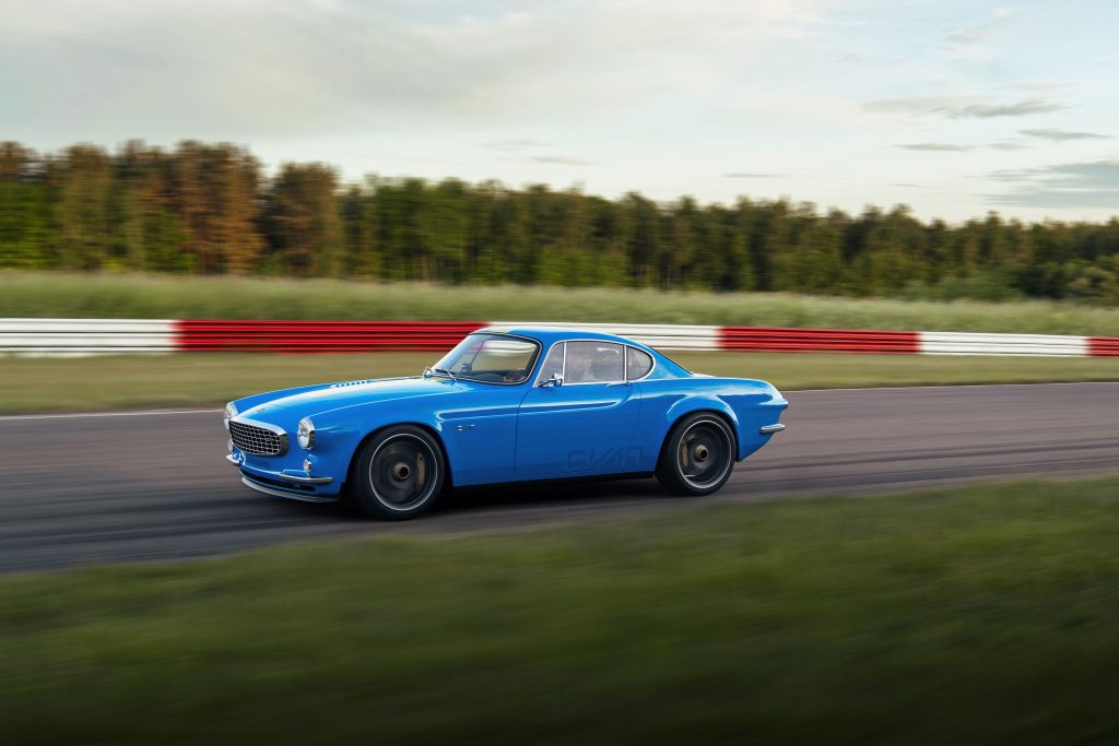 Volvo P1800 Cyan weighs just 990kg