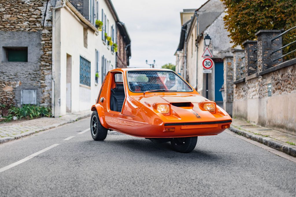 This 150bhp bike-powered Bond Bug is bonkers