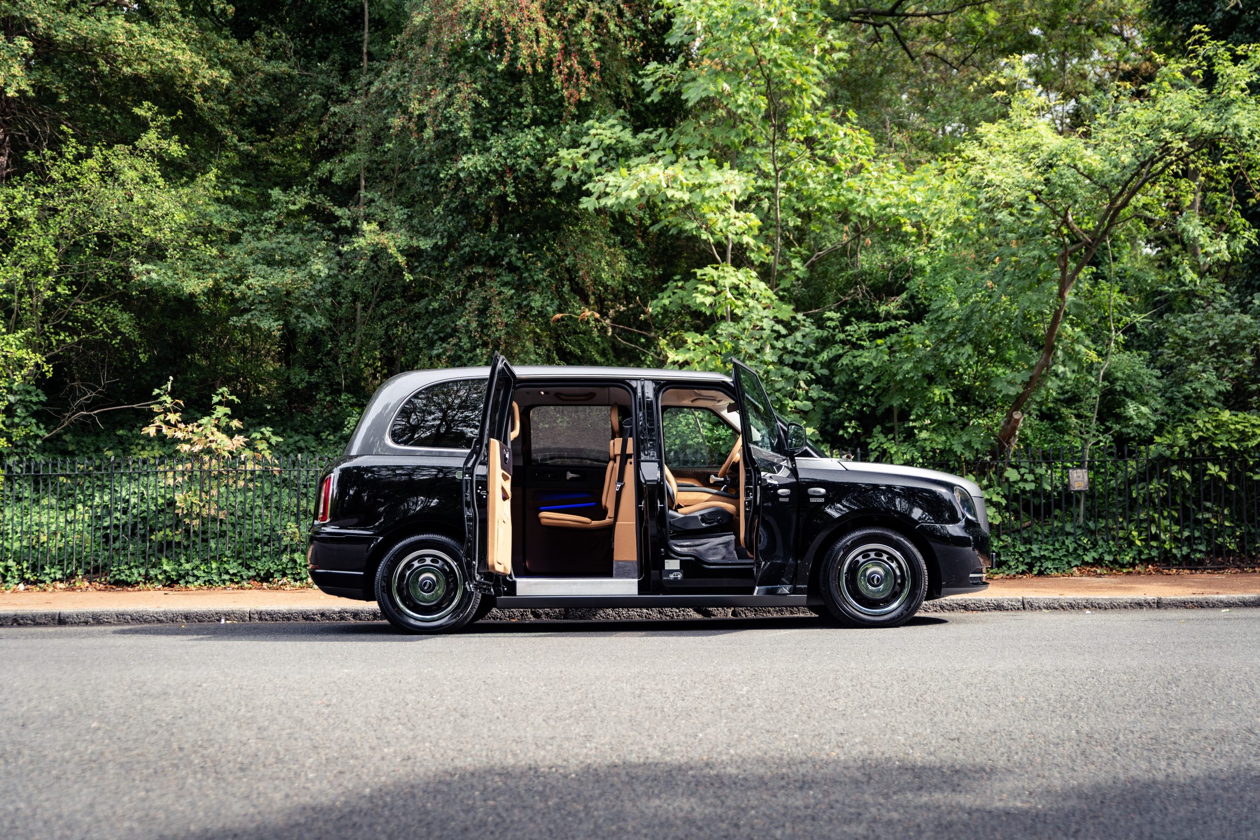 London taxi is transformed into a luxury limo