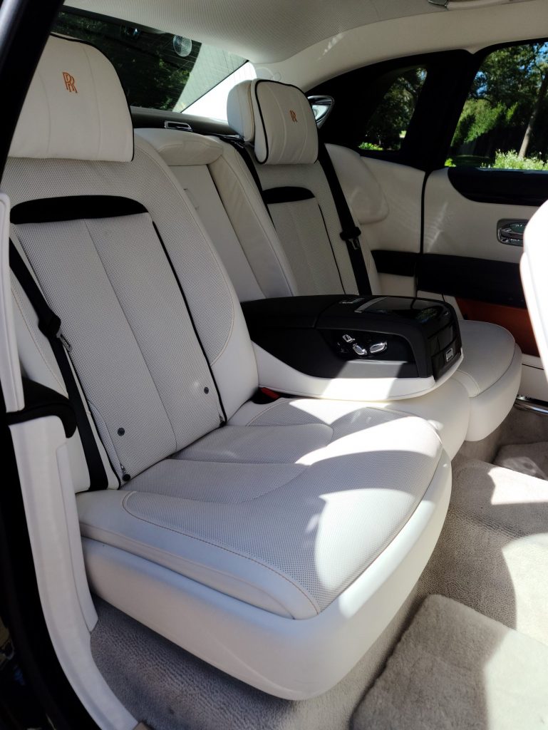 Rolls-Royce Ghost 2021 rear seats