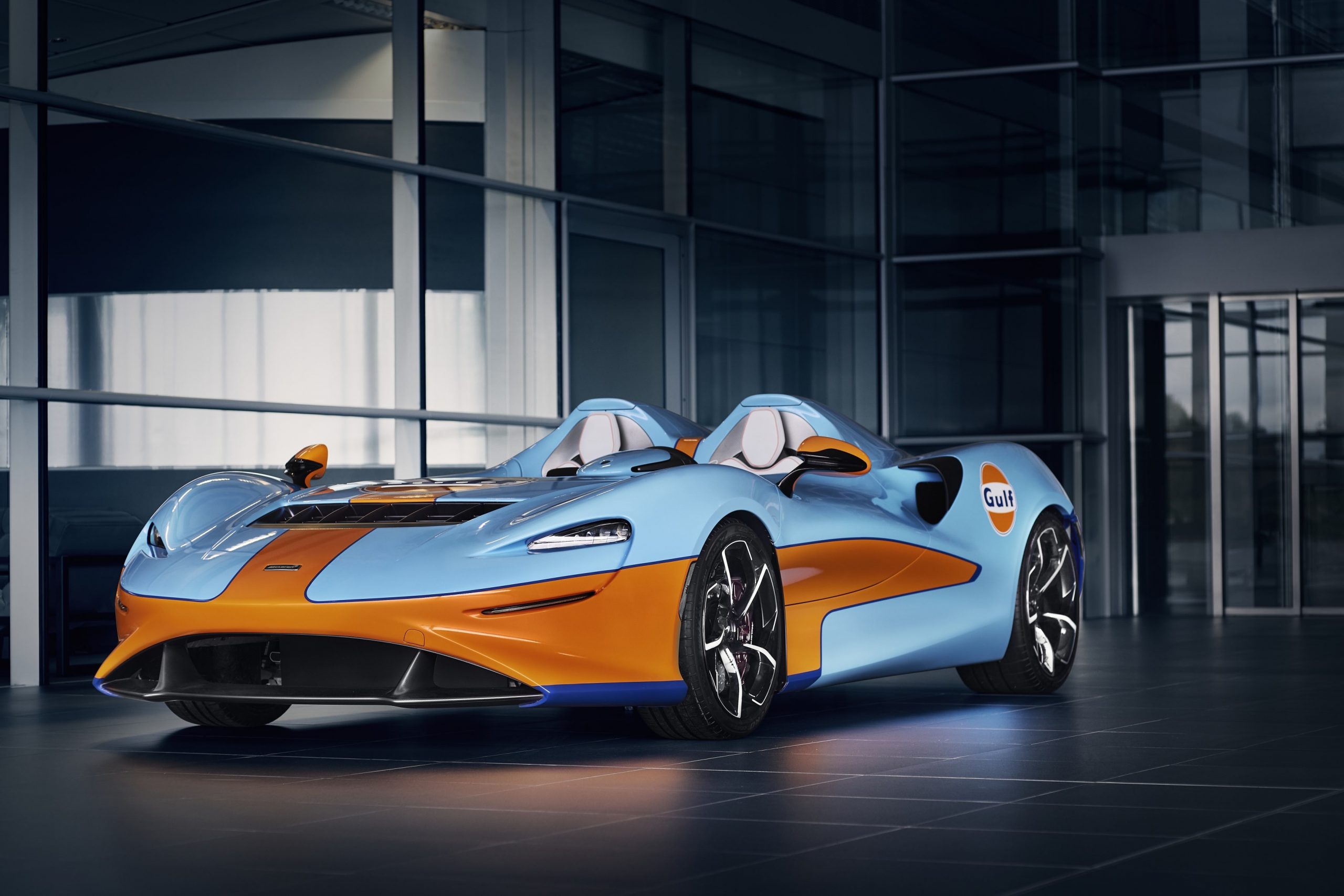 Ice-cool Gulf McLaren Elva debuts at SpeedWeek