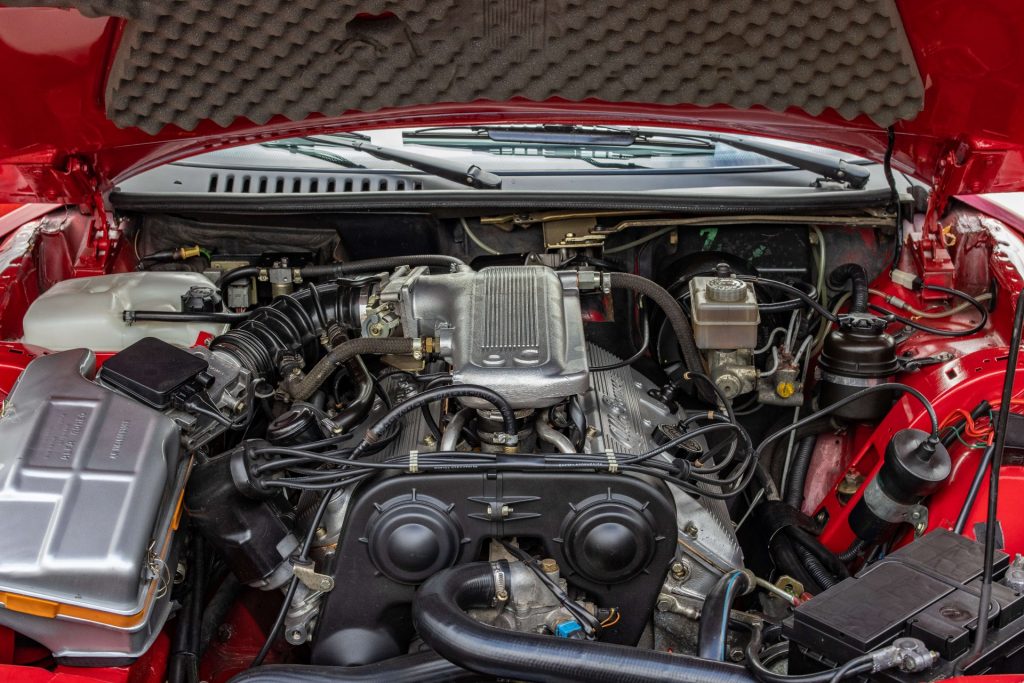 Alfa Romeo SZ V6 engine