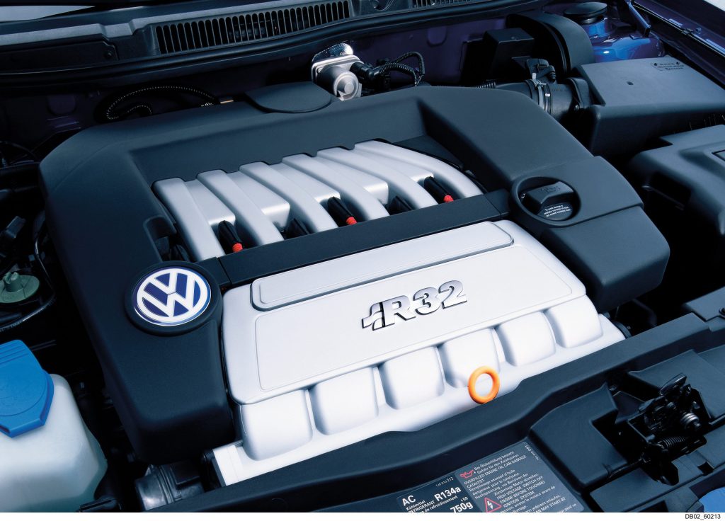 Volkswagen Golf R32 V6 engine