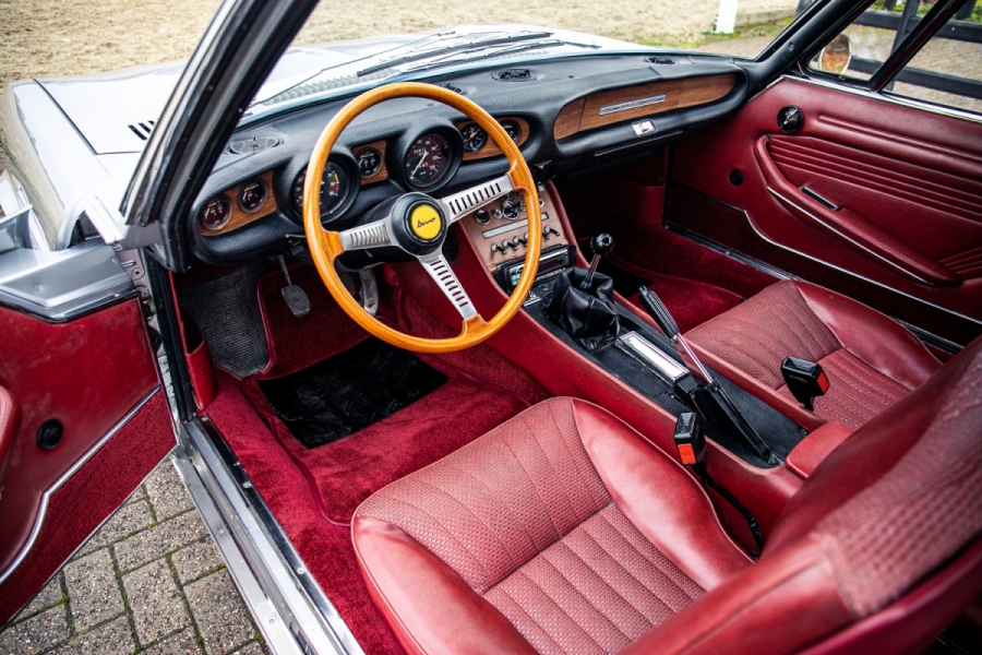 Fiat Dino coupe interior