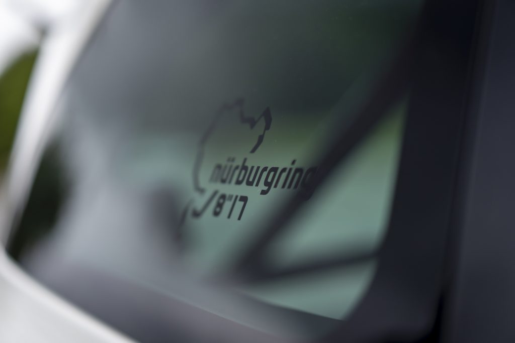 rear window of Megane R26R shows Ring time