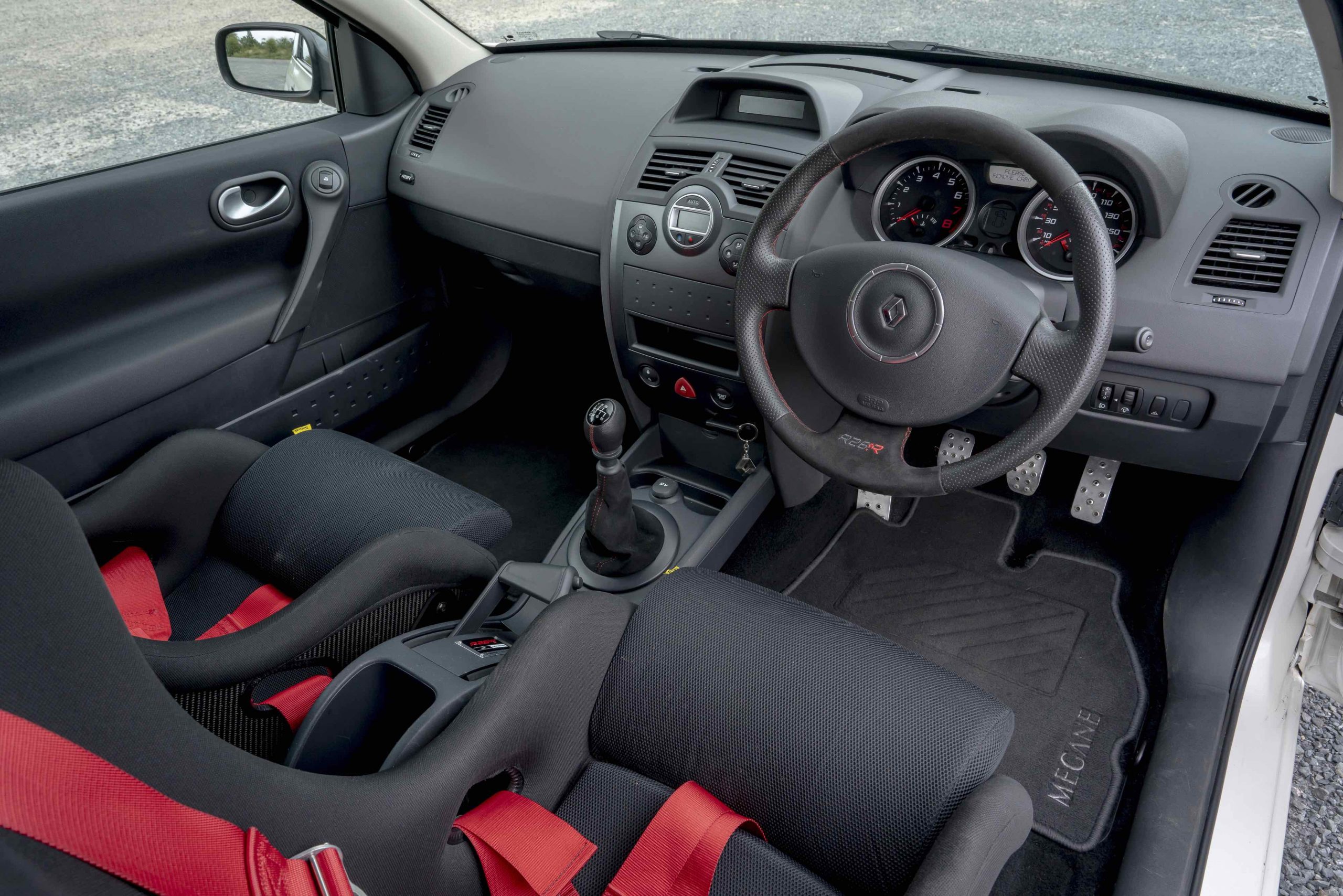 Renault Megane R26R interior_review