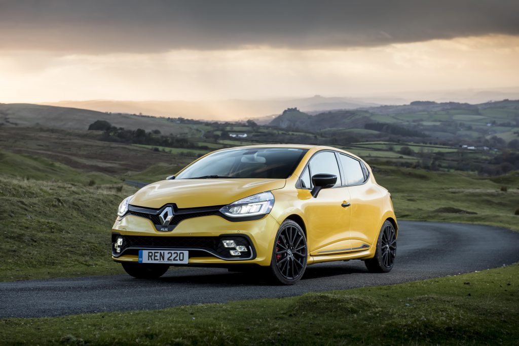 Renault Sport Clio 220 Trophy_Hot hatches_Hagerty