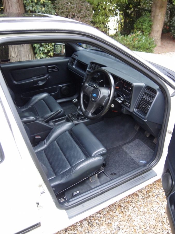 Ford Sierra Sapphire Cosworth 4x4 interior