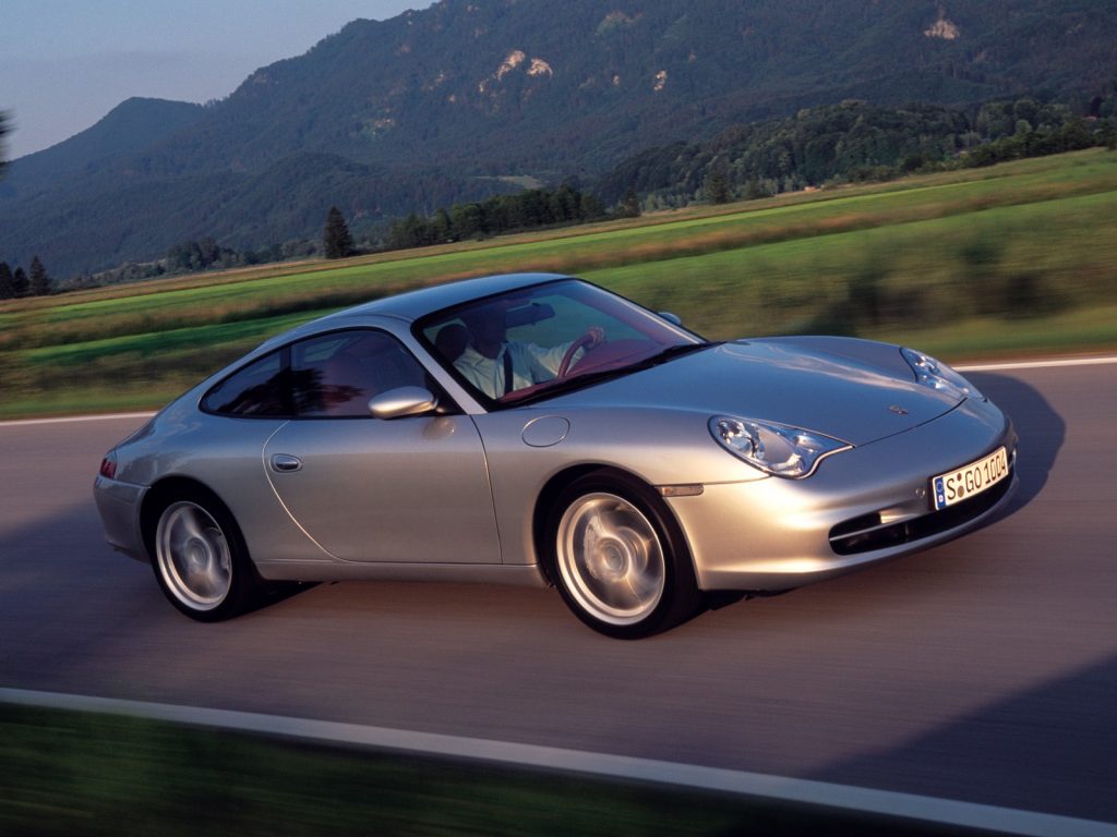 PORSCHE 911 Carrera 4 996 front