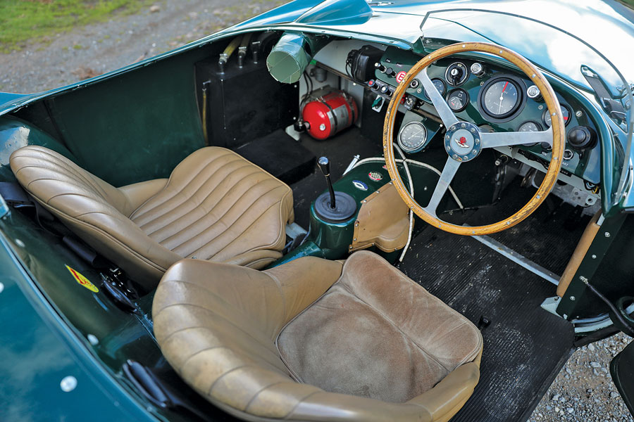 1955-aston-martin-db3s-interior