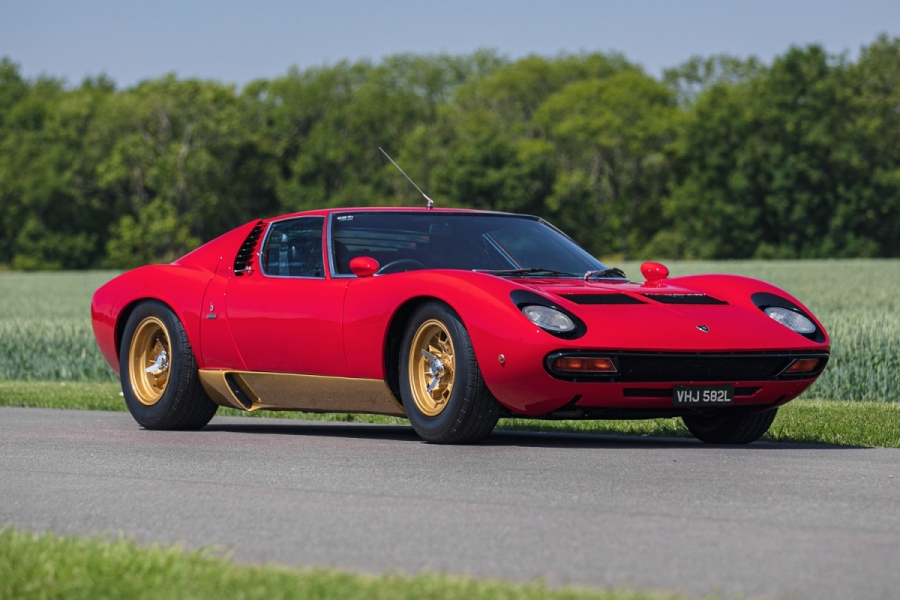 1972 Lamborghini Miura SV front