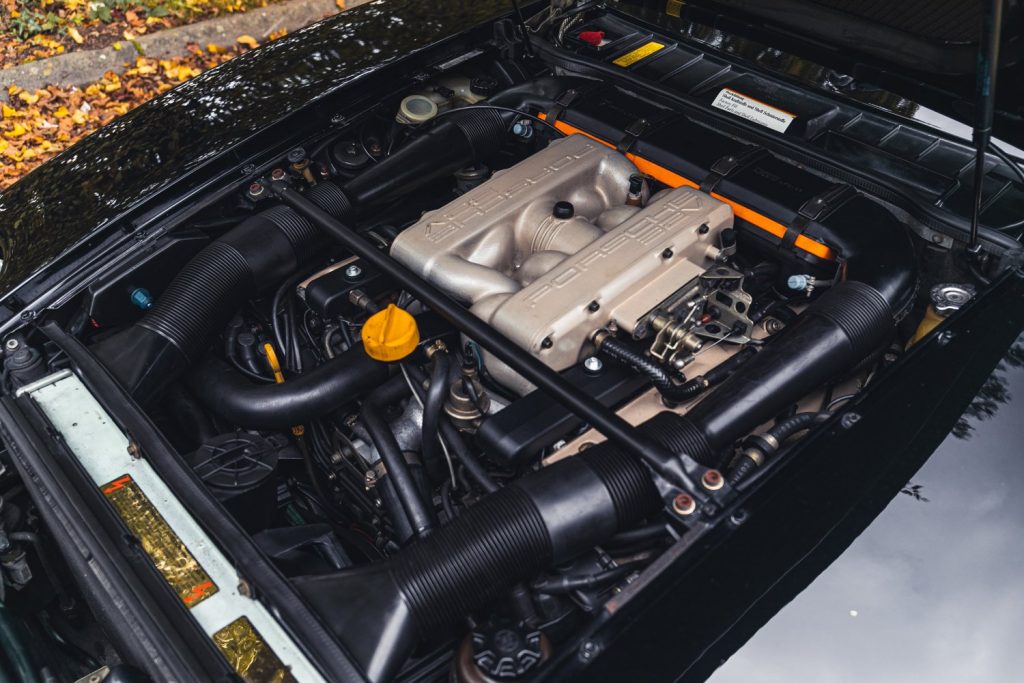 1988 Porsche 928 SE engine