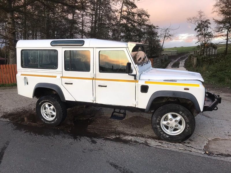 Land Rover Defender 110