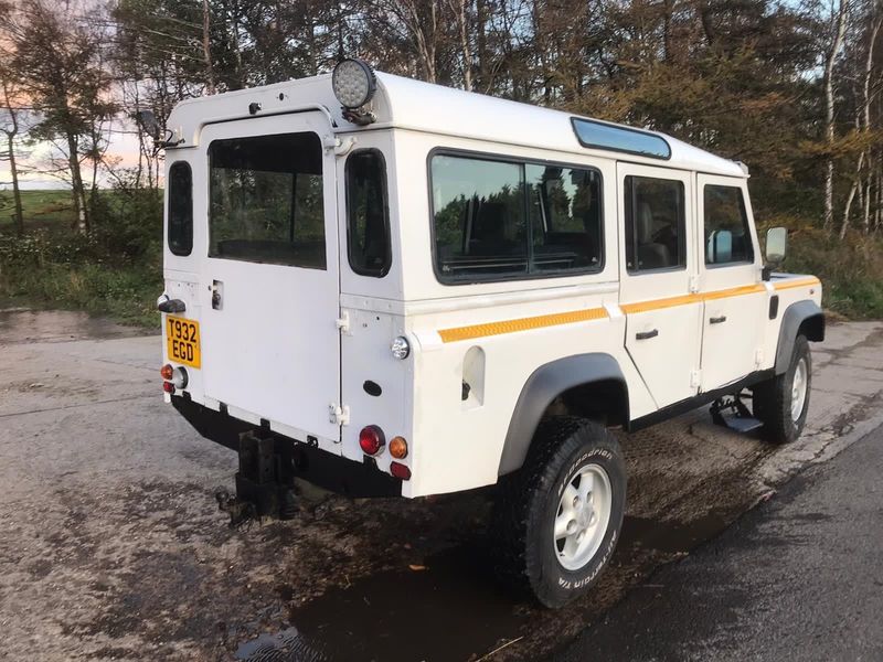 2000 Land Rover Defender 110 199,200 miles