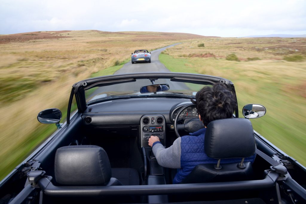 Mazda MX-5 1.8i Mk1 vs MX-5 R-Sport Mk4_Hagerty