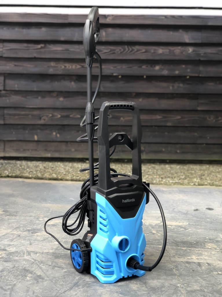 Halfords PW20 scored 7 out of 10 in our test of the best pressure washers of 2021_Hagerty