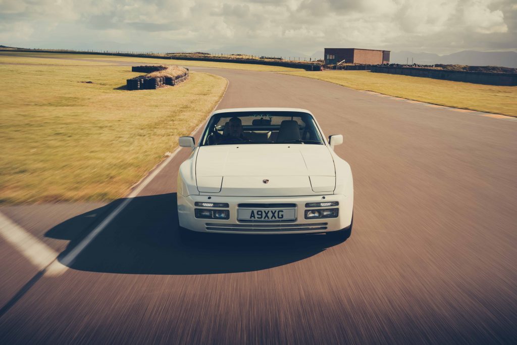 Porsche 944 S2