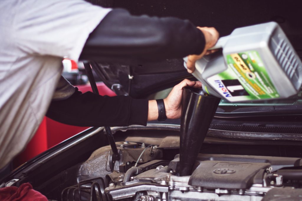 Socket Set: How to change engine oil_Hagerty