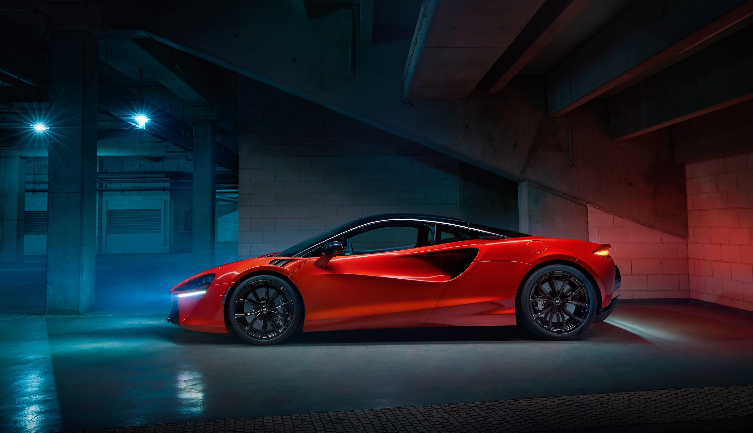 McLaren Artura: Hybrid 670bhp supercar debuts