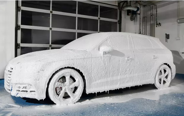 Elbow Grease: Is snow foam a miracle worker?
