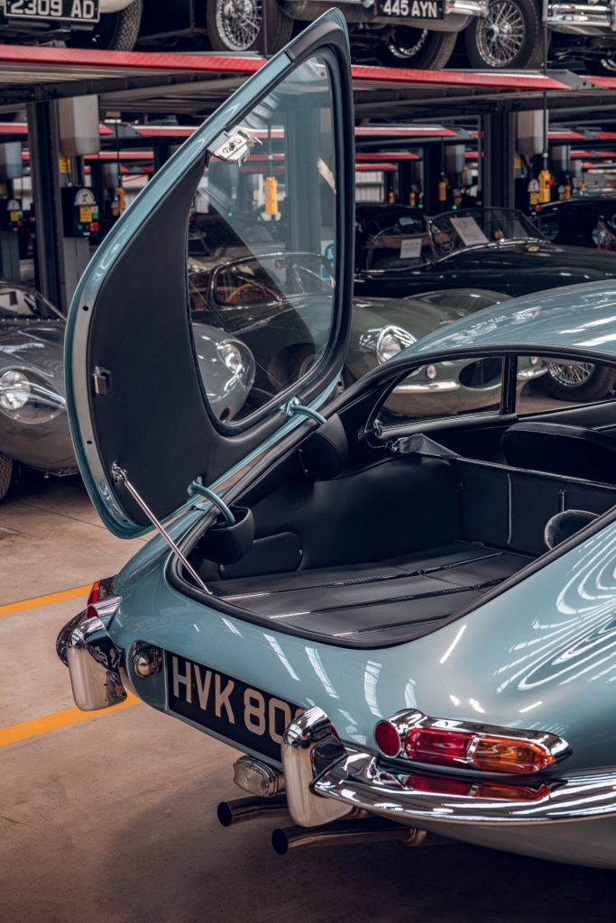 Jaguar E-Type Series 1 rear tailgate