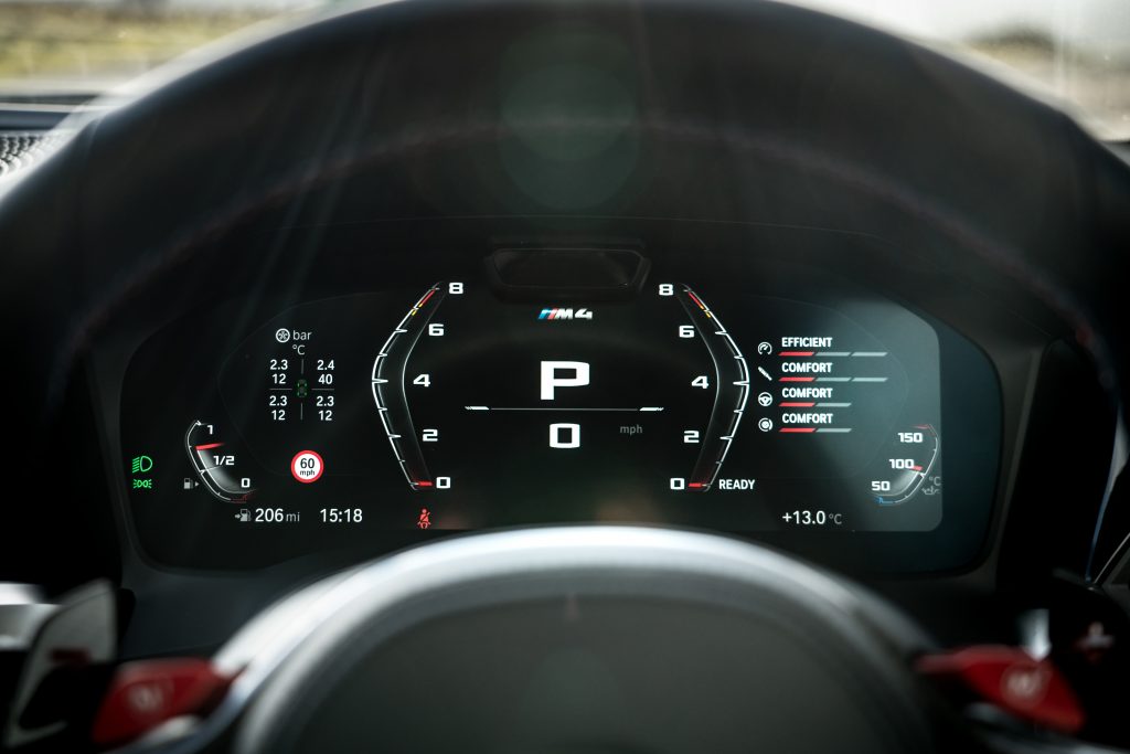 Digital instrument display 2021 BMW M4 Competition