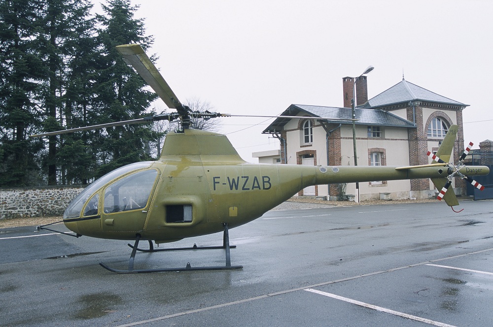 Citroën built and tested a helicopter with twin-rotor Wankel power