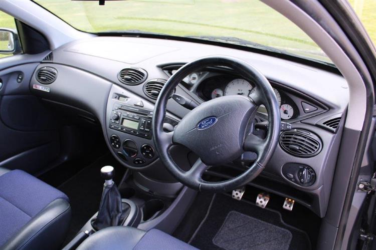 Ford Focus ST170 interior