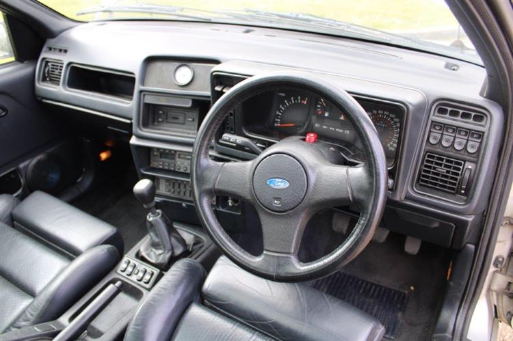 Ford Sierra Saphire Cosworth 4x4 interior