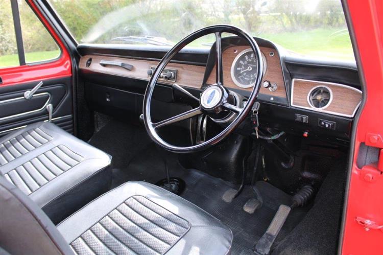 Ford Transit Dropside Mk1 interior