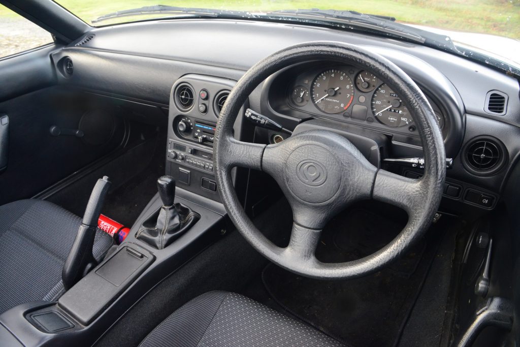 Mazda MX-5 Mk1 interior