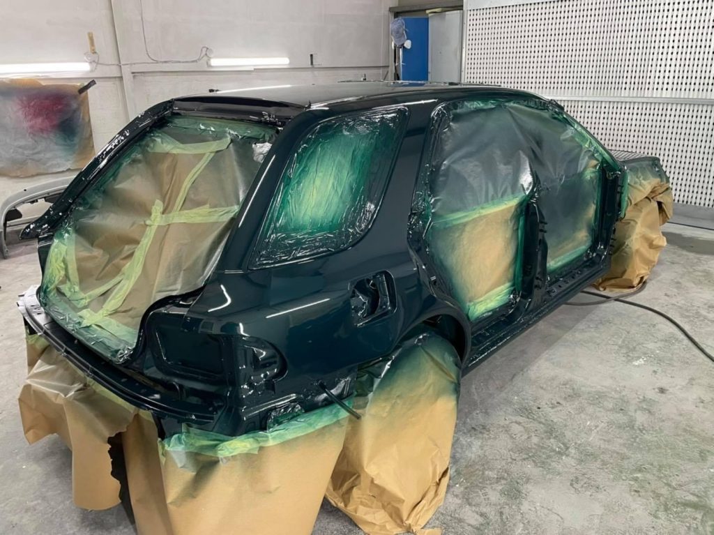 David Lillywhite's Subaru Impreza Turbo undergoes a respray