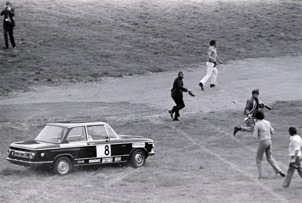 Lords v Commons motor race BMW 2002 