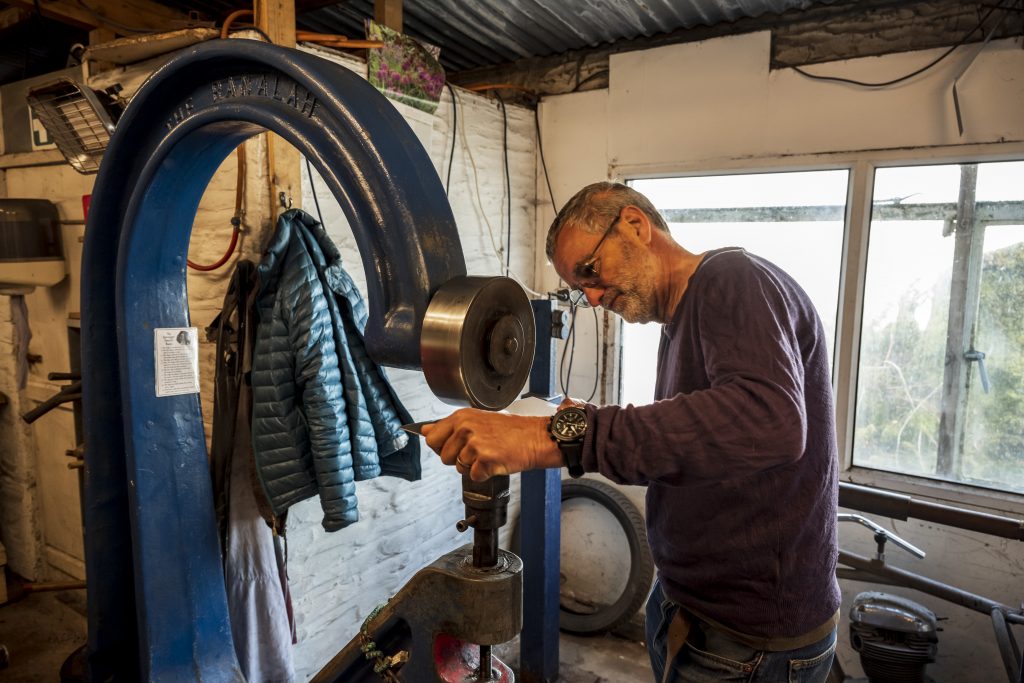 Making aluminium motorcycle fuel tanks