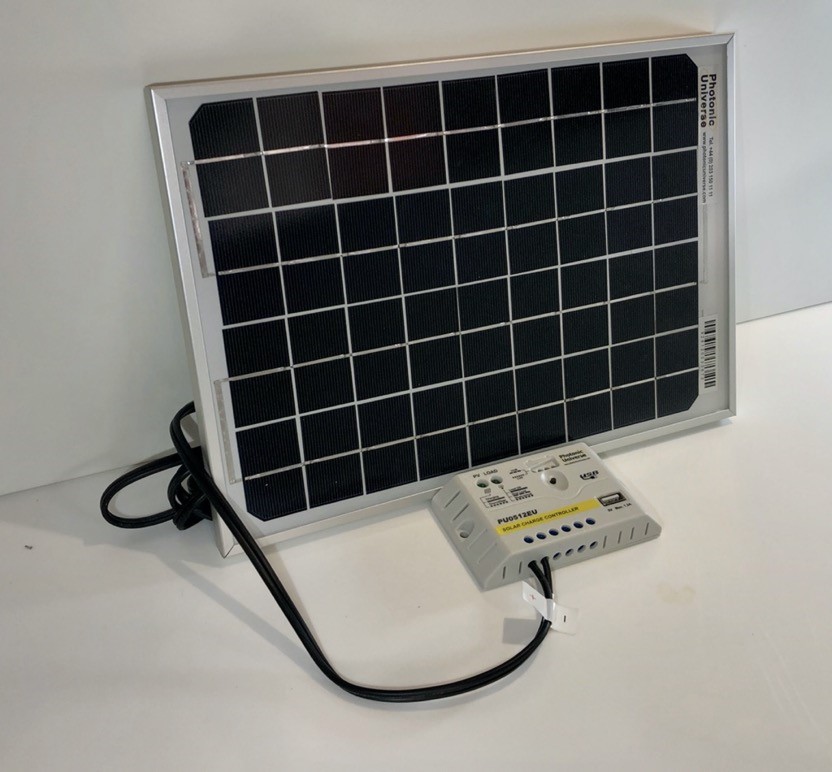 Photonic solar battery charger