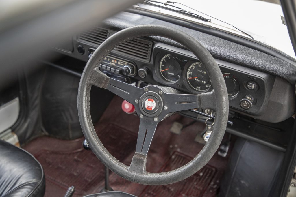 Interior of the Subaru R-2 Sporty Deluxe classic kei car